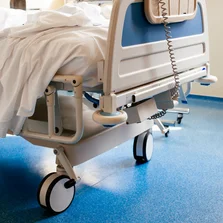 Hohe Belastbarkeit - Leere Krankenhaus Bett auf hospital ward - Stock-Fotografie